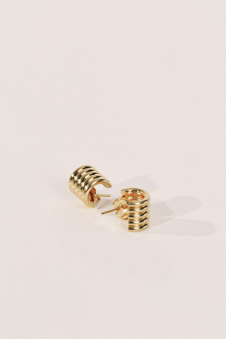 Hollyhock Small Earrings Gold