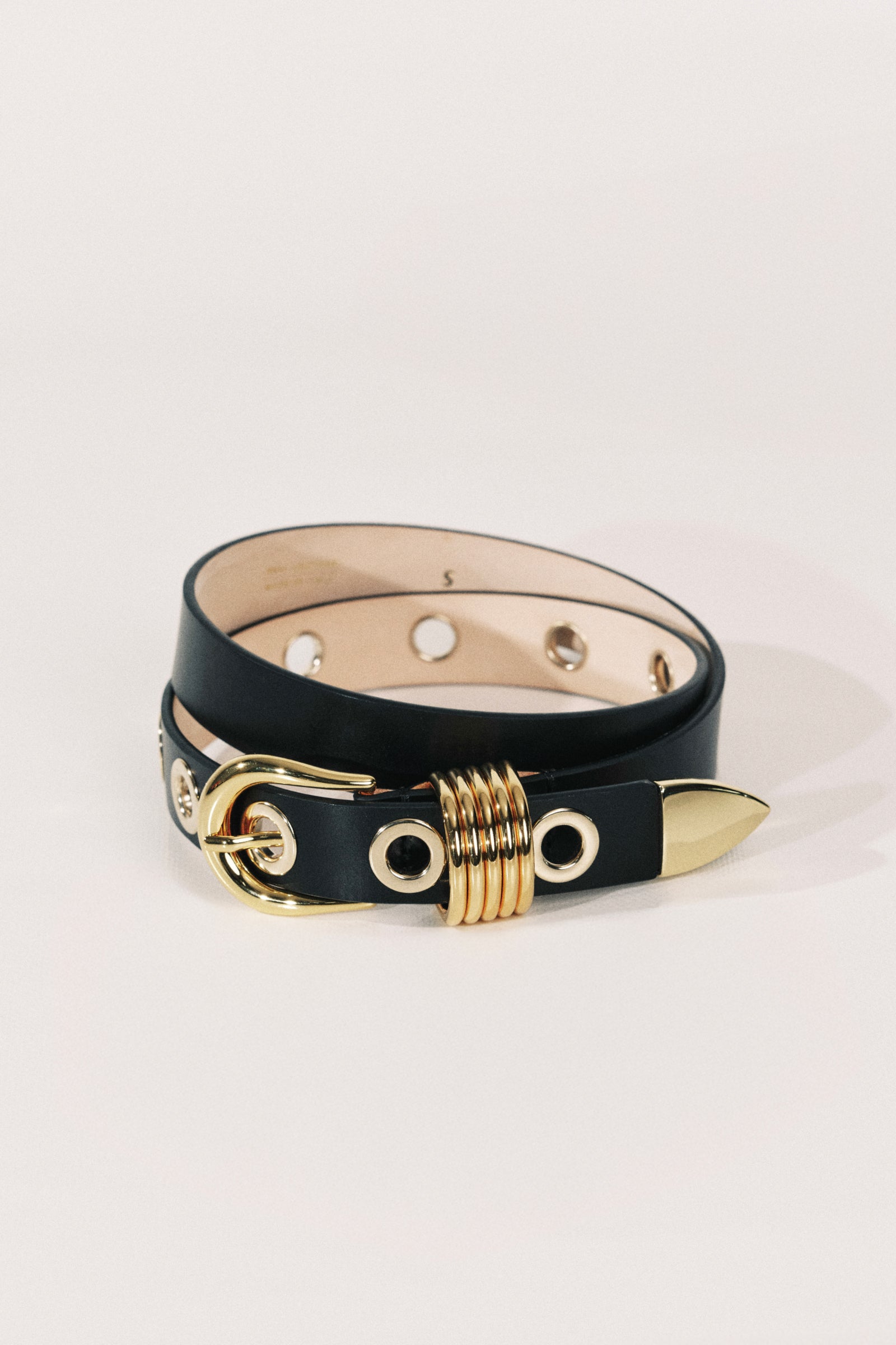 Hollyhock 10 Rivet Black Gold