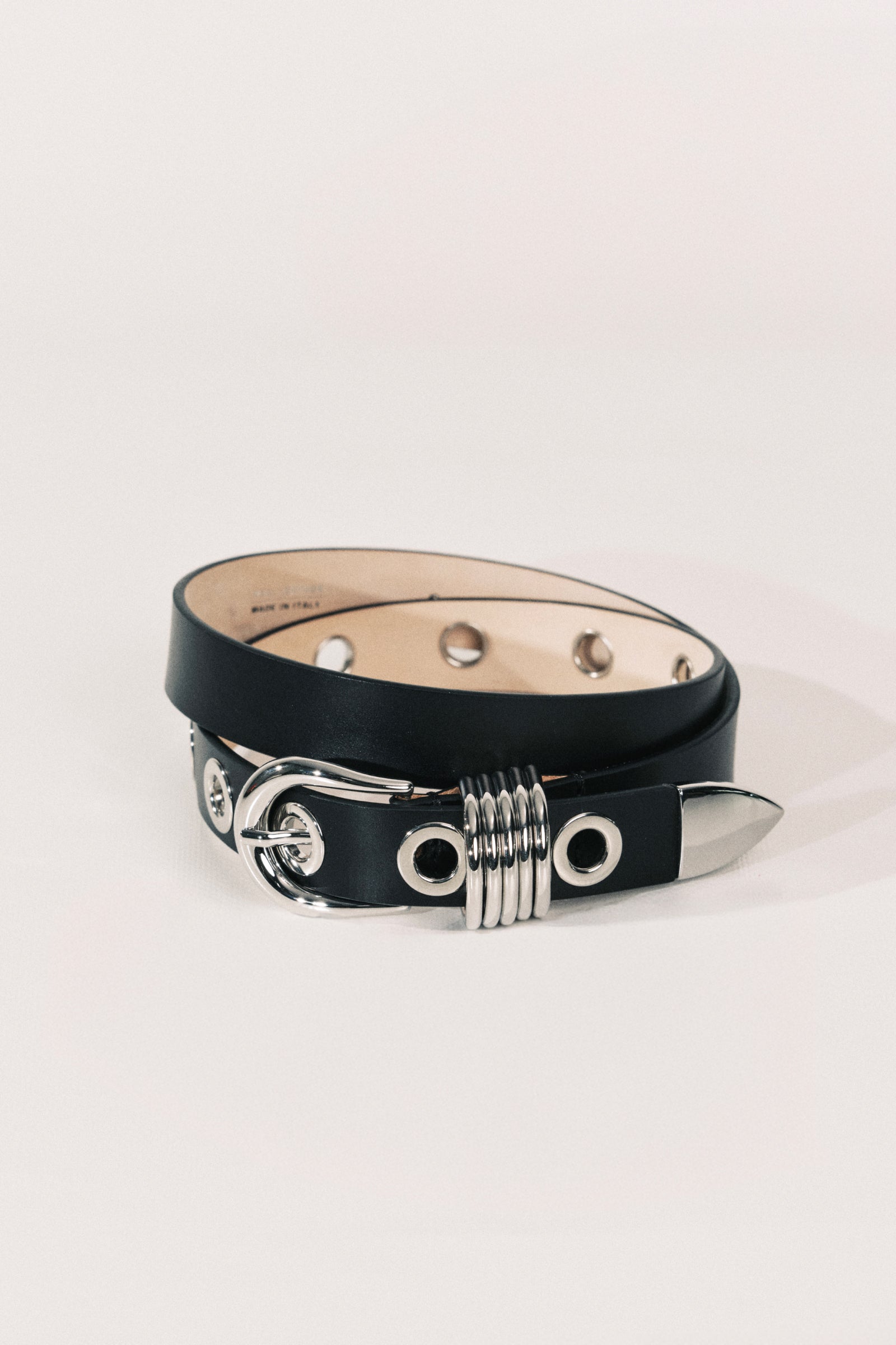 Hollyhock 10 Rivet Black Silver